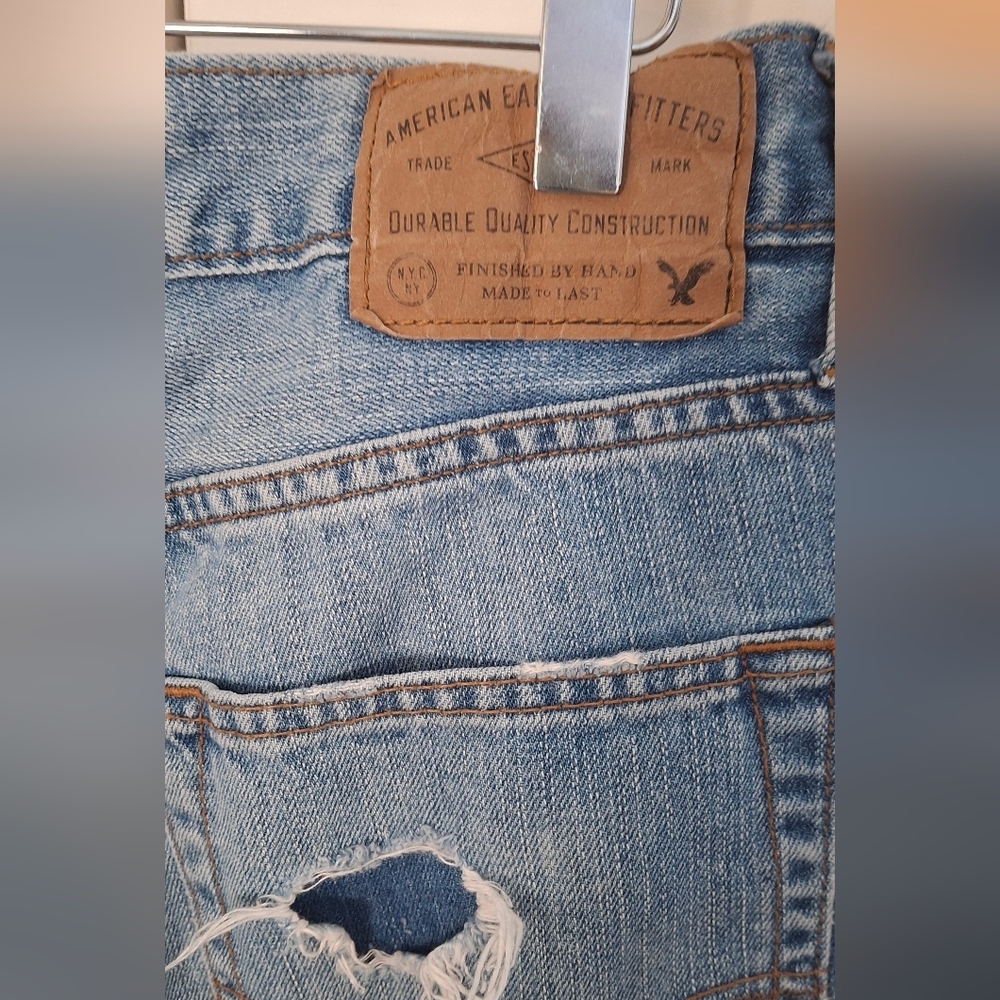 American Eagle Hi-Rise Shortie Distressed Cuffed Denim Shorts Size 29 - Picture 7 of 11